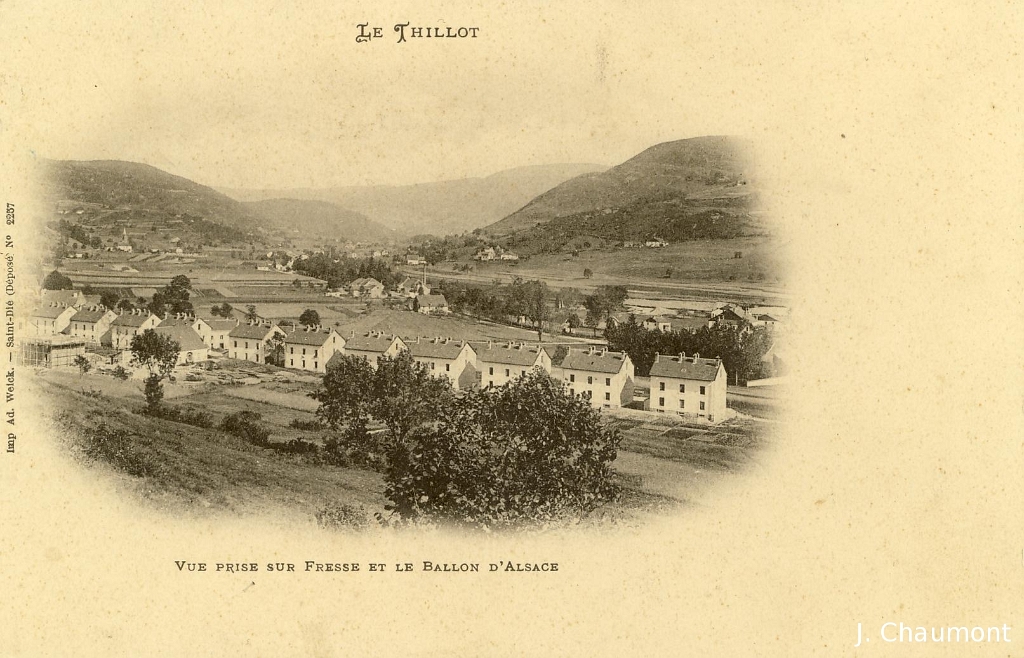 Le Thillot. - Vue prise sur Fresse et le Ballon d'Alsace.JPG